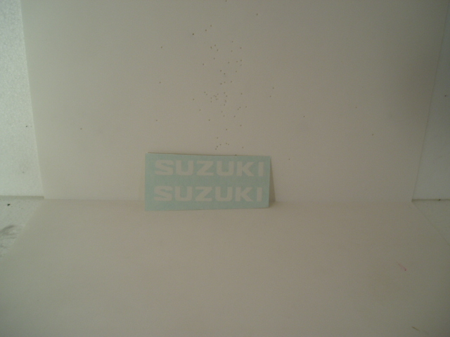 Suzuki adesivi